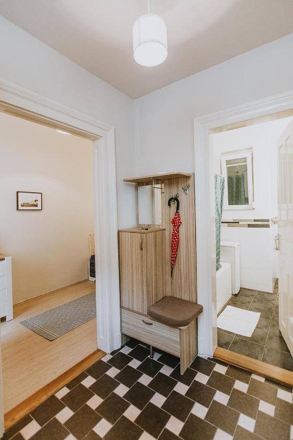 Budapest Folk Apartment 60Sm Spacious And Bright Luaran gambar