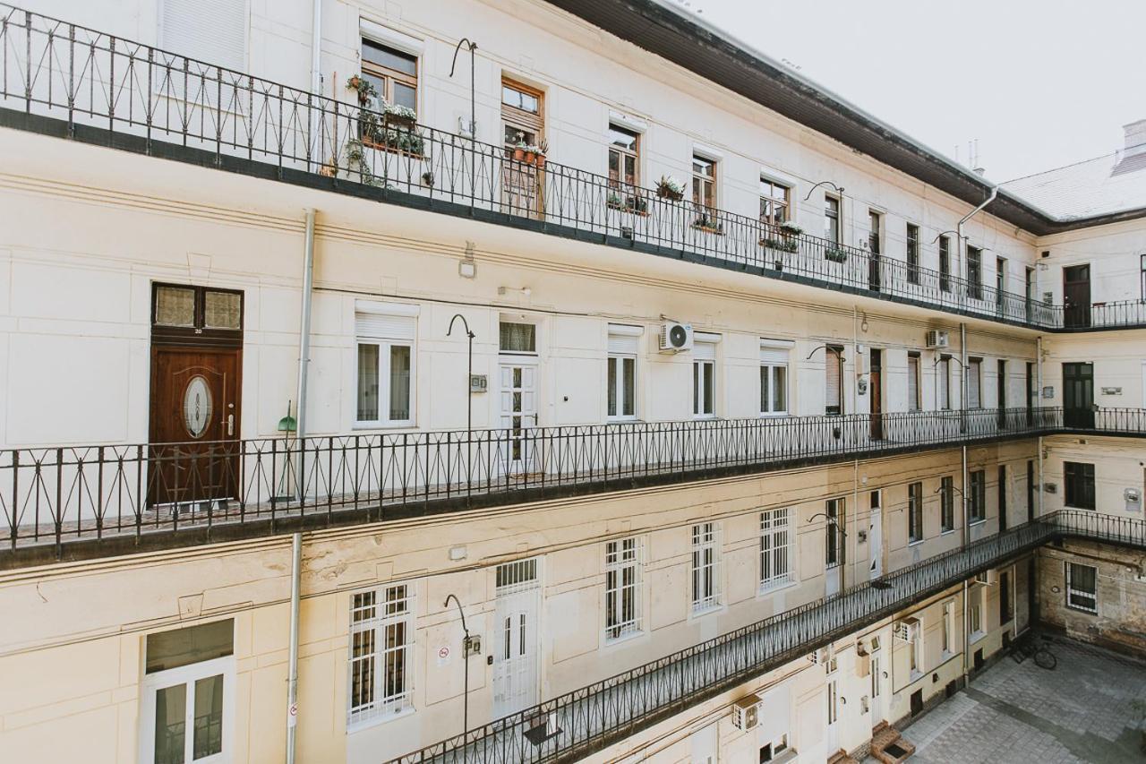 Budapest Folk Apartment 60Sm Spacious And Bright Luaran gambar
