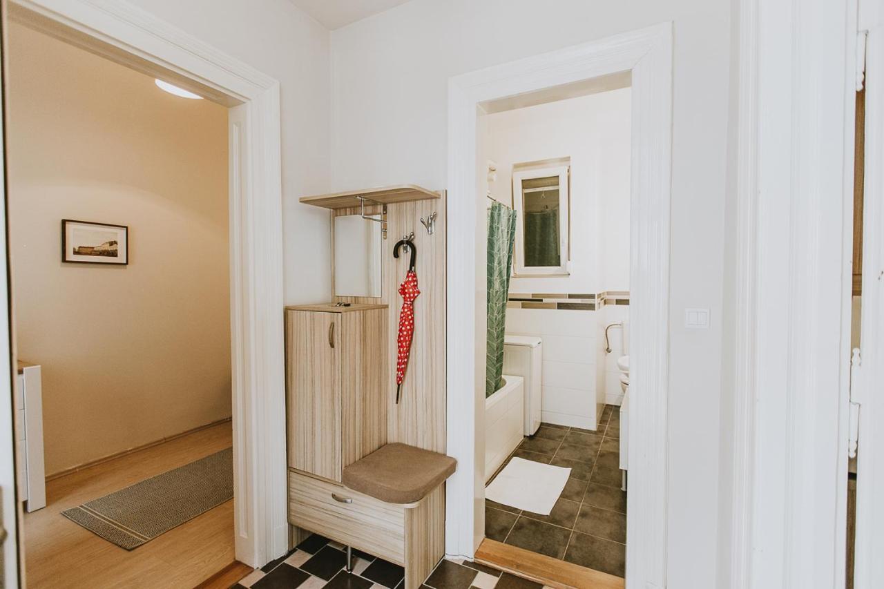 Budapest Folk Apartment 60Sm Spacious And Bright Luaran gambar