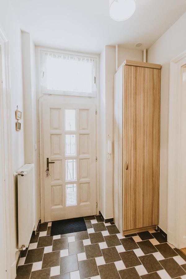 Budapest Folk Apartment 60Sm Spacious And Bright Luaran gambar