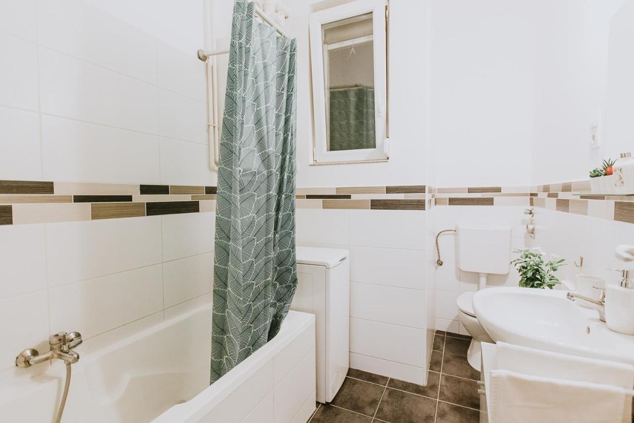 Budapest Folk Apartment 60Sm Spacious And Bright Luaran gambar