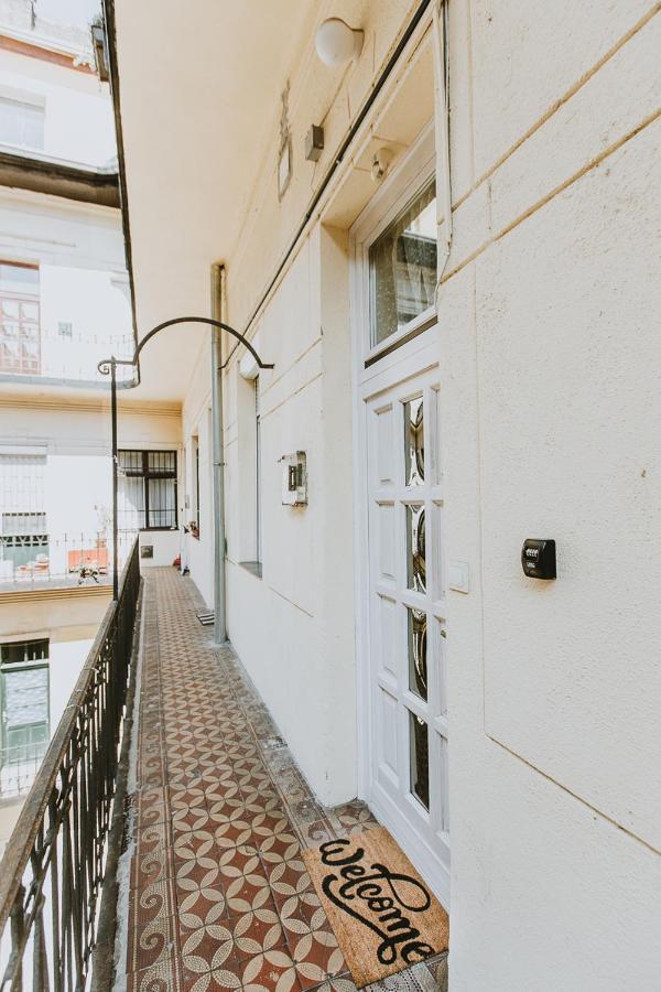 Budapest Folk Apartment 60Sm Spacious And Bright Luaran gambar